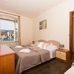Bed & Breakfast Liza Trogir