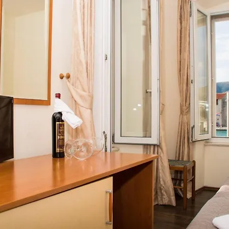 Bed & Breakfast Vila Liza *