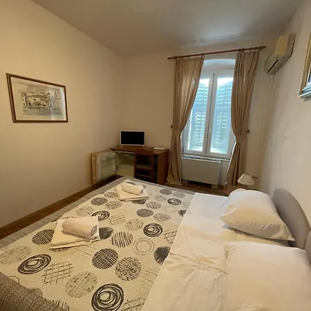 Bed & Breakfast Vila Liza *